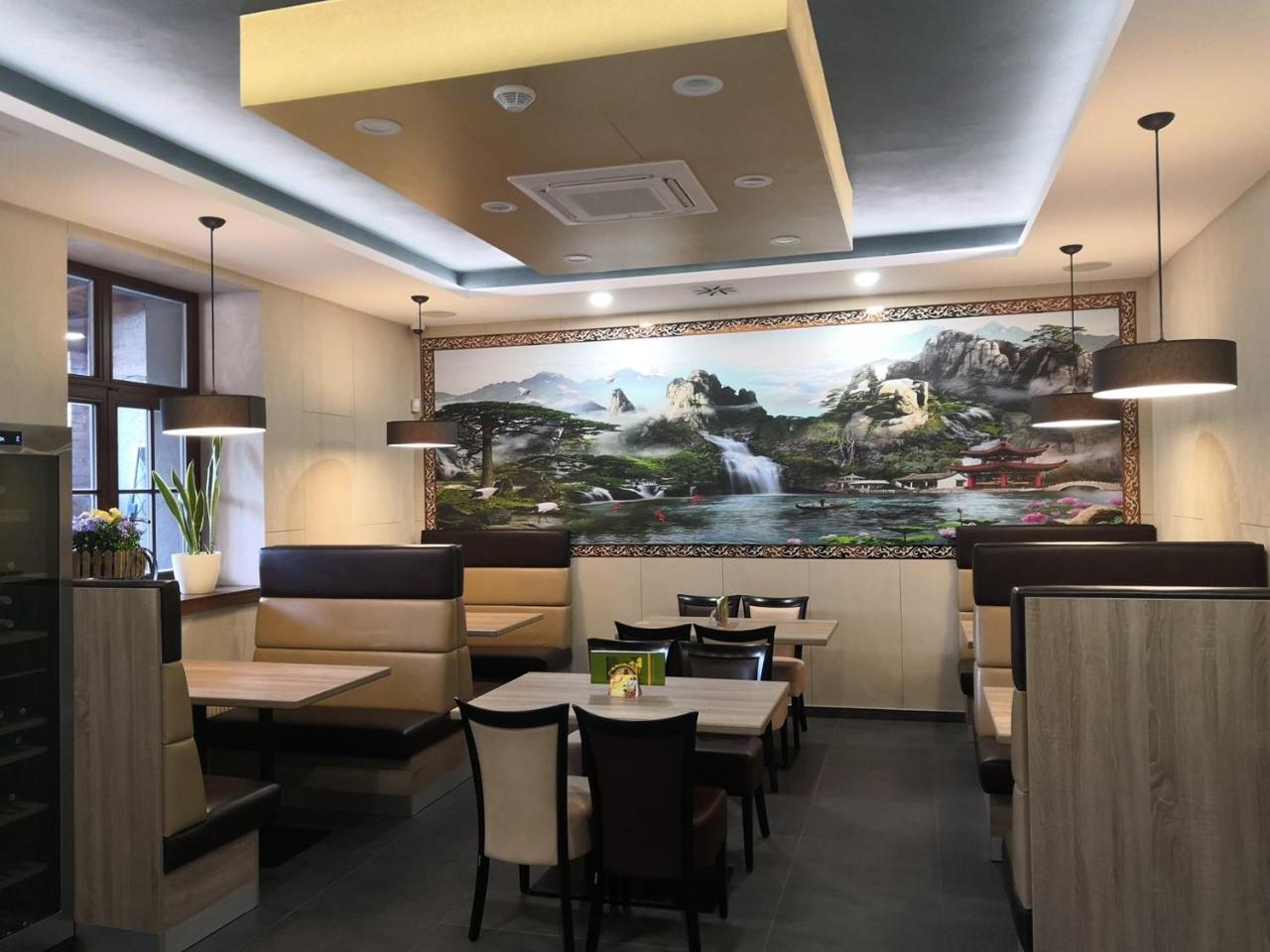 Sun-house Pension&restaurant -parkingfree- Hotel Prag